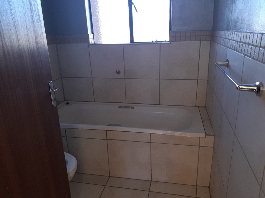 To Let 1 Bedroom Property for Rent in West Park Free State